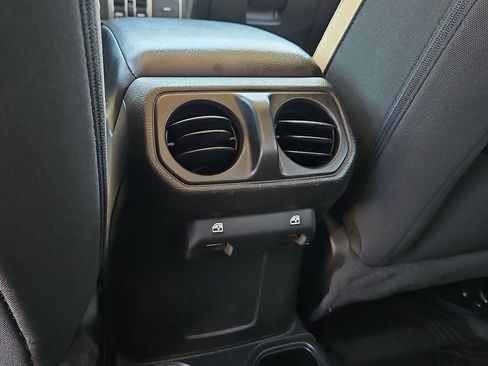 Used 2021 Jeep Gladiator Sport AWD/4WD image 18