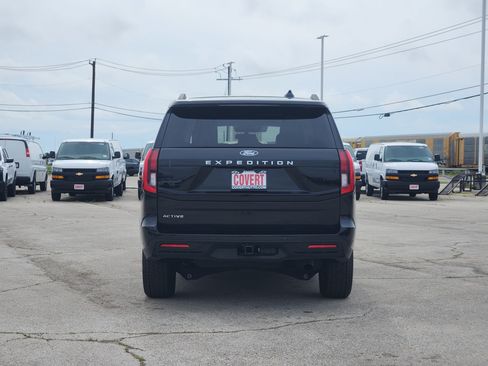 Certified 2025 Ford Expedition Active AWD/4WD image 6