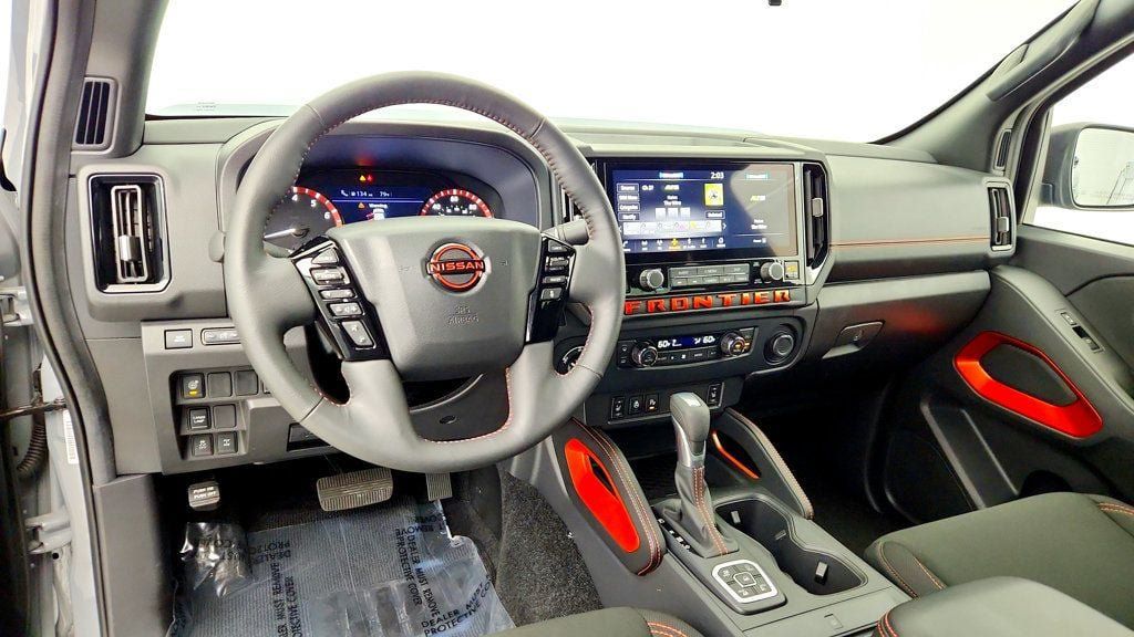 Used 2026 Nissan Frontier PRO-4X w/ Pro-4x Convenience Package AWD/4WD image 12