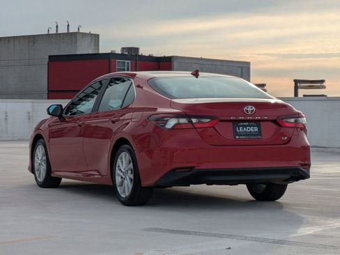 Used 2023 Toyota Camry LE image 5