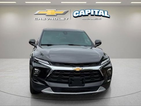 Used 2025 Chevrolet Blazer LT AWD/4WD image 9