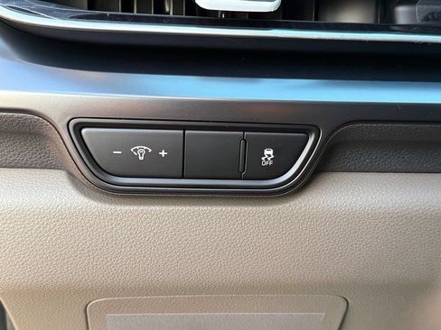 New 2026 Kia Carnival FWD image 23