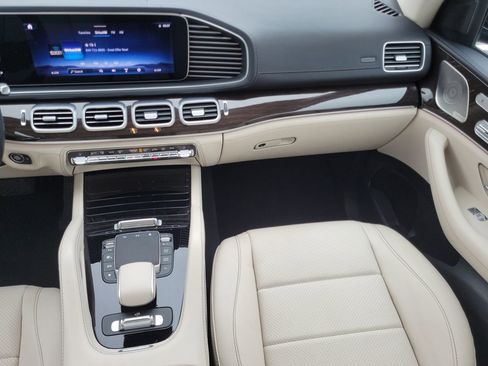 Certified 2024 Mercedes-Benz GLS 450 4MATIC image 17