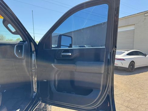 Used 2021 GMC Sierra 2500 Denali w/ Denali Black Diamond Edition AWD/4WD image 32