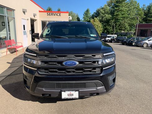 Used 2023 Ford Expedition XLT AWD/4WD image 2