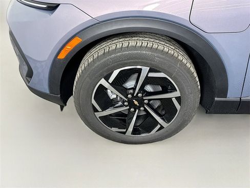 New 2026 Chevrolet Equinox EV LT image 24