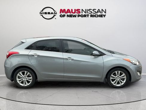 Used 2015 Hyundai Elantra GT FWD image 12