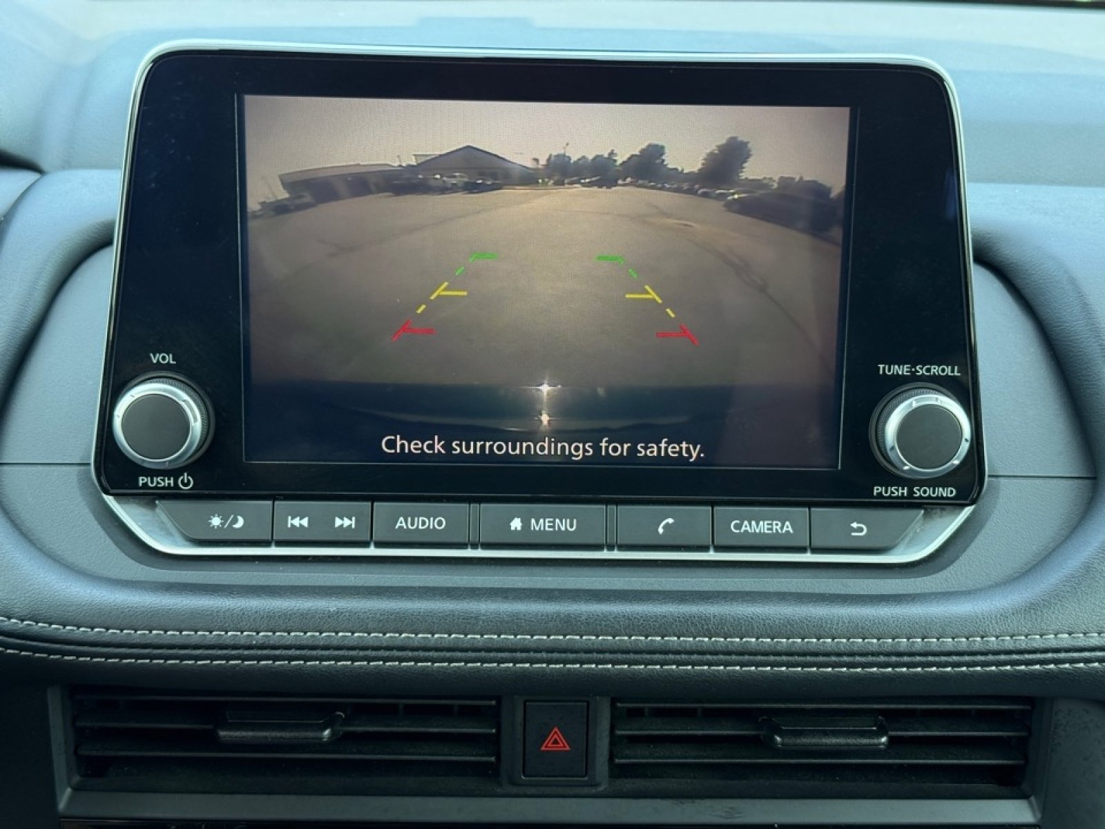 Used 2024 Nissan Rogue S AWD/4WD image 13