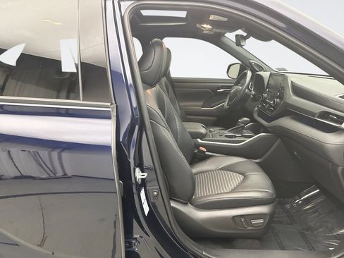 Used 2022 Toyota Highlander XSE image 19