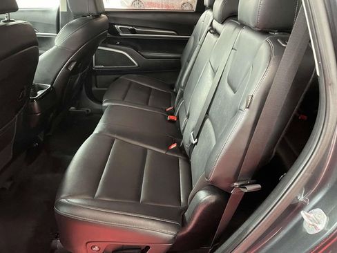Used 2023 Kia Telluride LX image 22