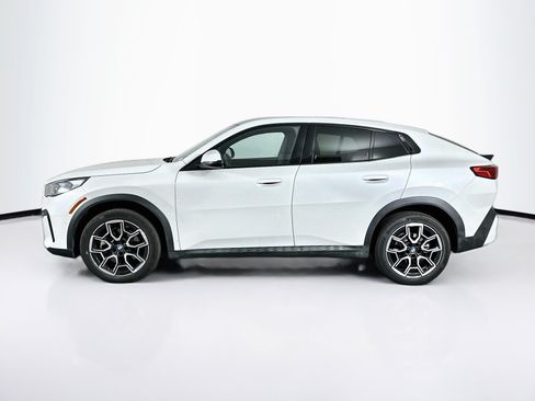 Used 2026 BMW X2 xDrive28i AWD/4WD image 4