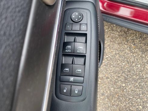 Used 2017 Jeep Grand Cherokee Limited w/ Luxury Group II image 26