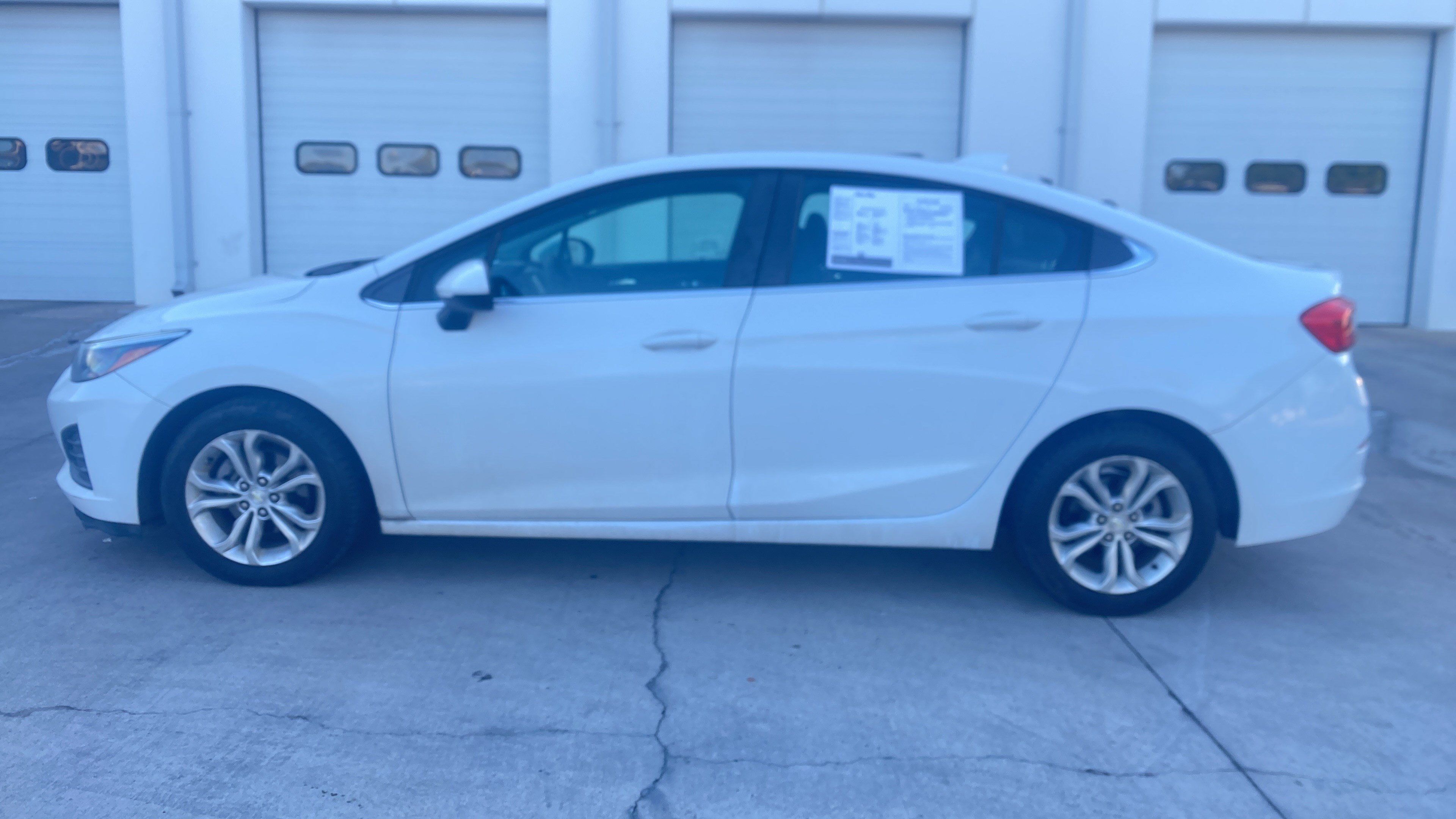 Used 2019 Chevrolet Cruze LT FWD image 2