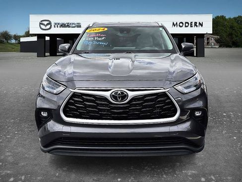 Used 2024 Toyota Highlander XLE AWD/4WD image 8