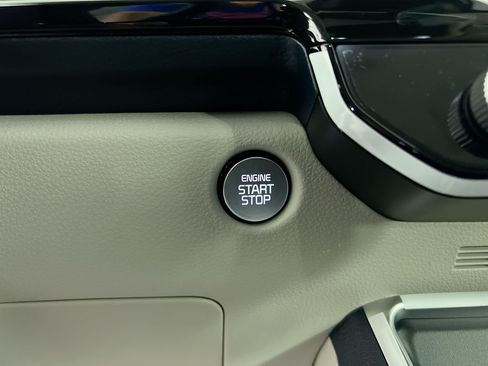 New 2026 Kia Carnival SX w/ SX Dark Edition Package FWD image 23