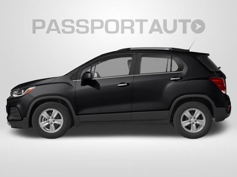 Used 2020 Chevrolet Trax LT w/ Sun & Sound Package AWD/4WD image 4