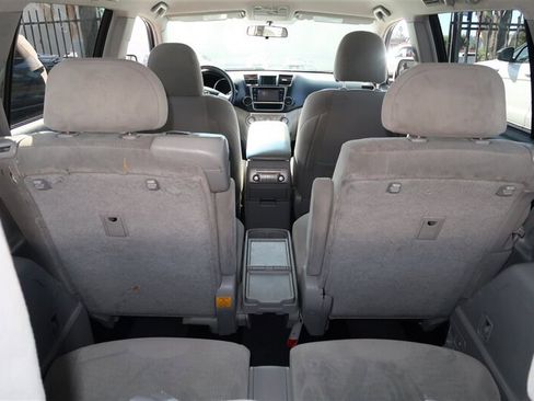 Used 2013 Toyota Highlander Plus image 13