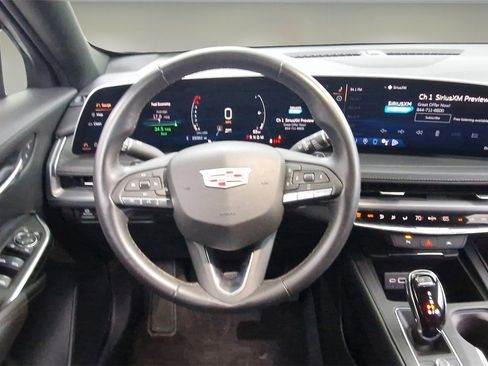 Used 2024 Cadillac XT4 Premium Luxury image 13
