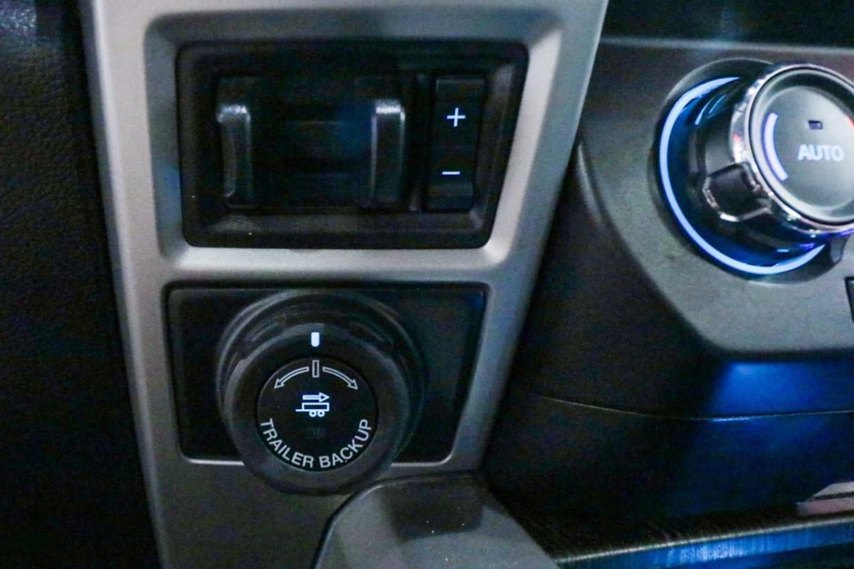 Used 2021 Ford F250 Lariat AWD/4WD image 23