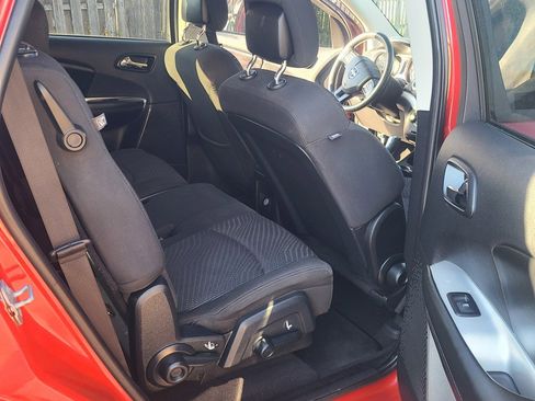 Used 2016 Dodge Journey SXT w/ Comfort/Convenience Group image 8