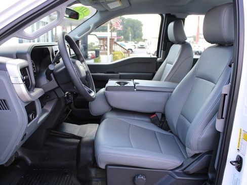 Used 2025 Ford F250 XLT image 14