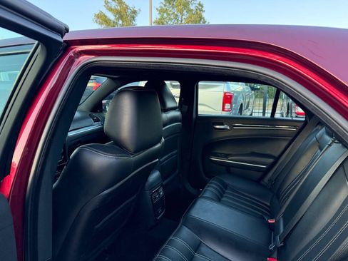 Used 2019 Chrysler 300 S RWD image 12