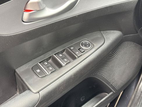 Used 2023 Kia Forte LXS FWD image 14