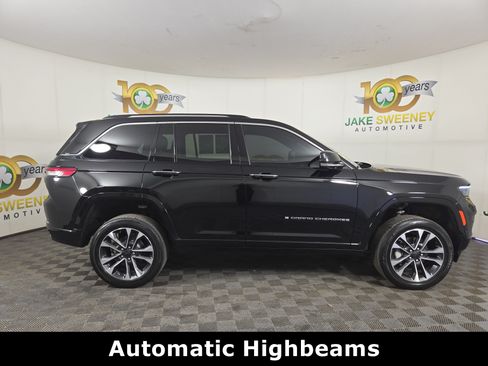 Used 2023 Jeep Grand Cherokee Overland AWD/4WD image 10
