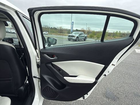 Used 2018 MAZDA MAZDA3 Grand Touring FWD image 18