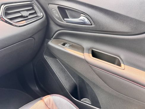 Used 2023 Chevrolet Equinox RS w/ RS Leather Package FWD image 23