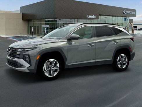 Used 2025 Hyundai Tucson SEL image 2