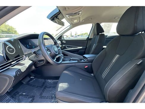 Used 2024 Hyundai Elantra SEL FWD image 10