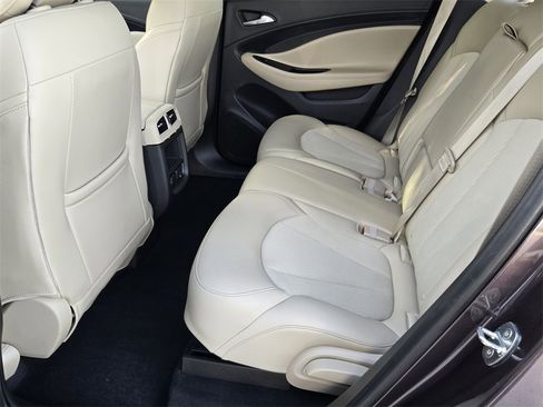 Used 2018 Buick Envision Preferred image 12