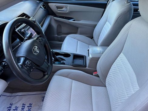 Used 2015 Toyota Camry LE image 14
