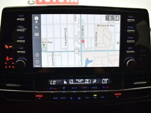 Used 2021 Toyota Sienna XSE FWD image 18