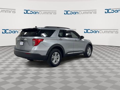 Used 2023 Ford Explorer XLT AWD/4WD image 8