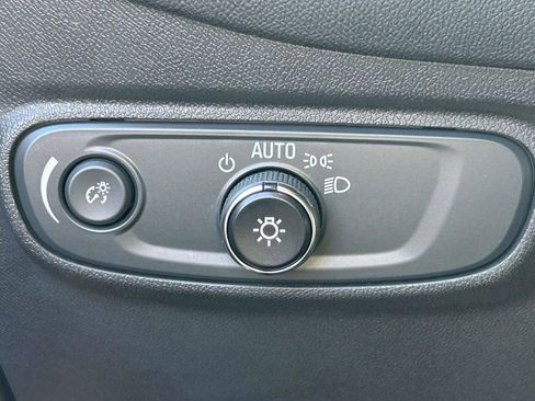 Used 2022 Chevrolet Equinox RS w/ RS Leather Package image 21