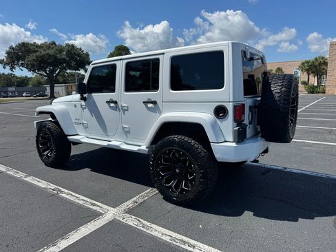 Used 2016 Jeep Wrangler Unlimited Sahara w/ Connectivity Group image 8