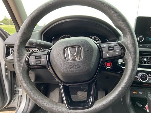 Used 2025 Honda Civic LX image 32