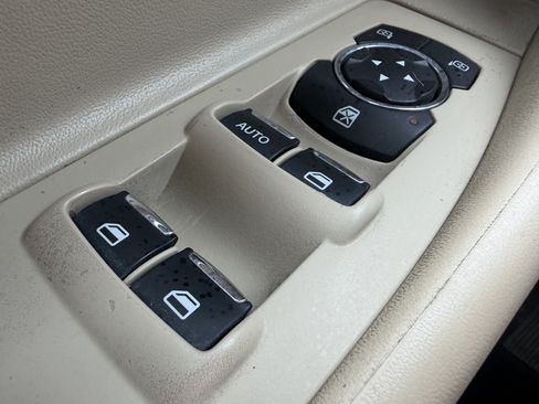Used 2014 Ford Taurus SEL w/ Equipment Group 201A AWD/4WD image 27