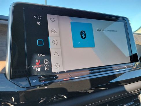 Certified 2025 Volkswagen Atlas SE image 27