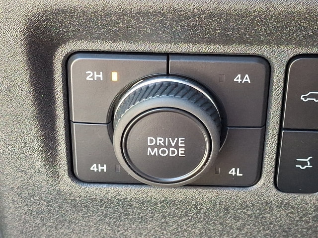 Used 2025 Ford Expedition Max Active AWD/4WD image 23