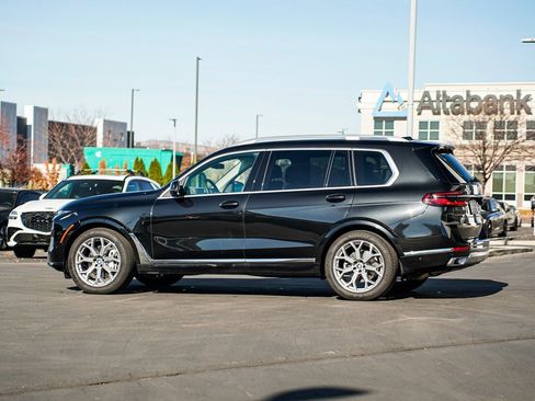 Used 2026 BMW X7 xDrive40i w/ Premium Package image 7