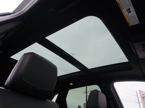 Certified 2025 Cadillac XT5 Premium Luxury image 13