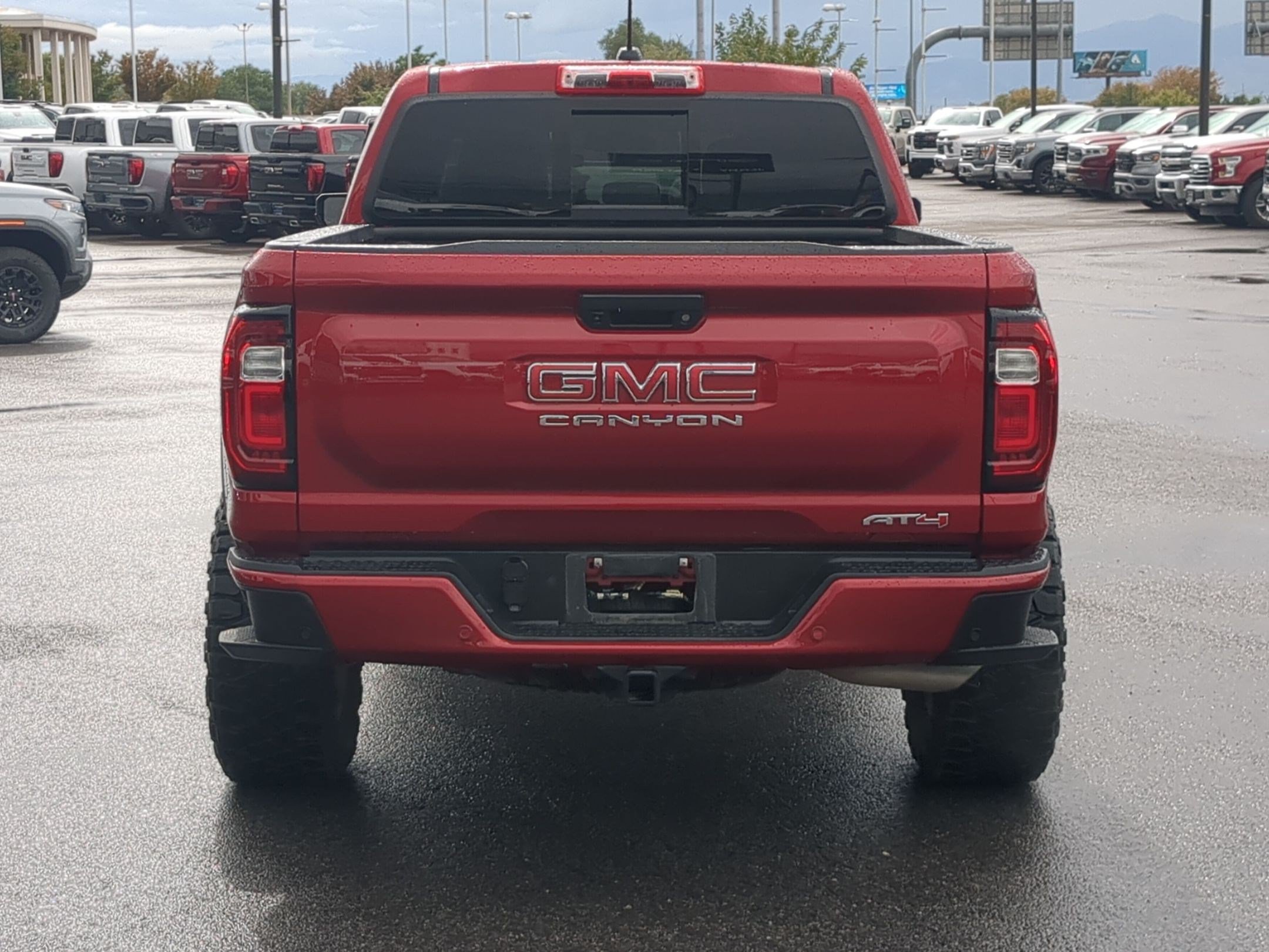 Used 2024 GMC Canyon AT4 w/ AT4 Premium Package AWD/4WD image 4