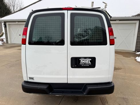 Used 2015 Chevrolet Express 2500 image 5