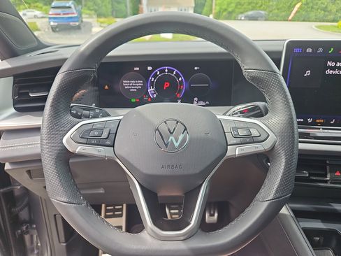 Used 2026 Volkswagen Tiguan SE R-Line AWD/4WD image 22