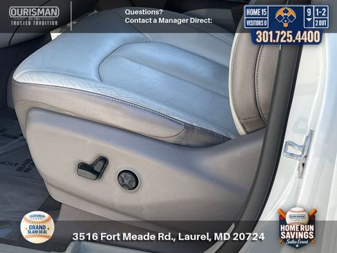 Used 2017 Chrysler Pacifica Touring-L w/ Tire & Wheel Group FWD image 7