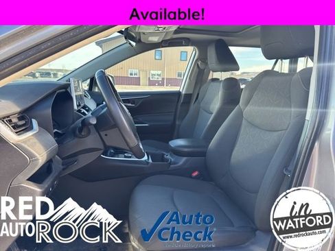 Used 2025 Toyota RAV4 XLE image 8
