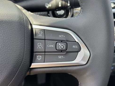 Used 2025 Jeep Compass Limited w/ Sun & Sound Group AWD/4WD image 21
